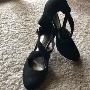 black velvet material, small heel and comfortable